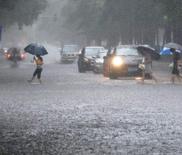 雨刮喷嘴怎样进行更换？更换雨刮喷嘴有哪些技巧？